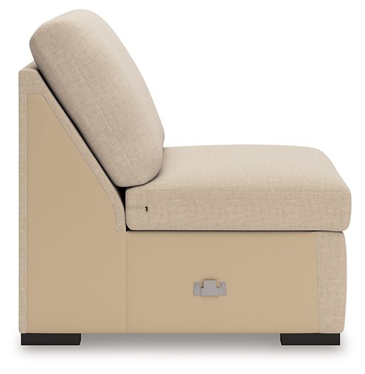 LadyMae Sectional with Chaise - Furniture Home Store (Hanford, CA)