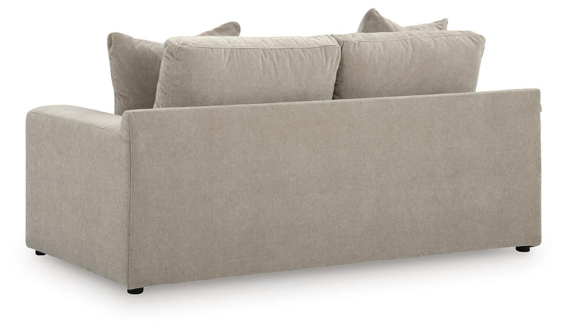 Maxton Heights Loveseat