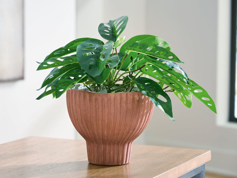 Orban Vase - Furniture Home Store (Hanford, CA)