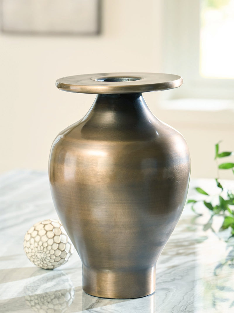 Fedorleigh Vase - Furniture Home Store (Hanford, CA)
