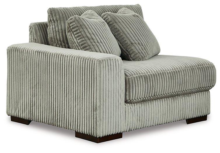 Lindyn Sectional - Furniture Home Store (Hanford, CA)