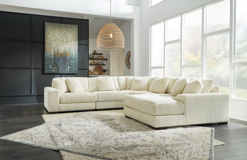 Lindyn Sectional with Chaise - Furniture Home Store (Hanford, CA)