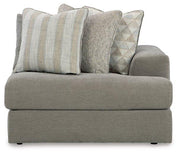 Avaliyah Sectional Sofa - Furniture Home Store (Hanford, CA)