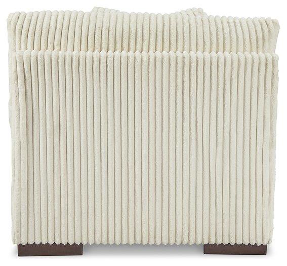 Lindyn Sectional Sofa - Furniture Home Store (Hanford, CA)