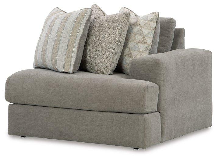 Avaliyah Sectional Sofa - Furniture Home Store (Hanford, CA)