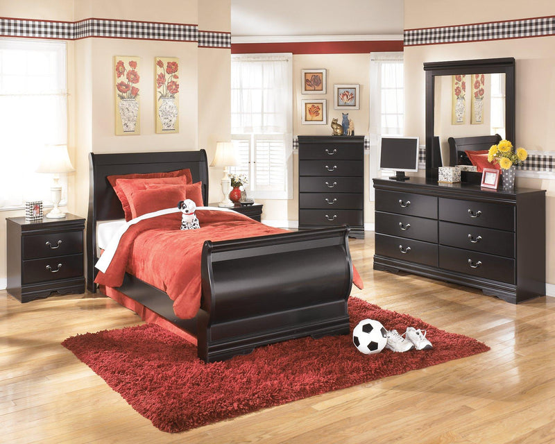 Huey Vineyard Dresser and Mirror - Furniture Home Store (Hanford, CA)