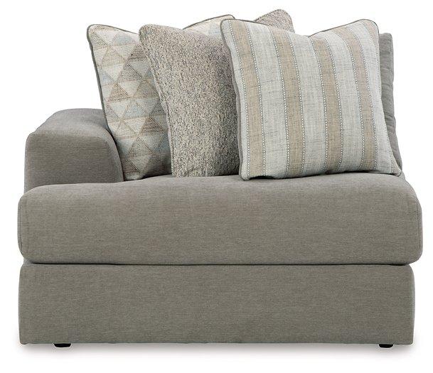 Avaliyah Sectional Sofa - Furniture Home Store (Hanford, CA)