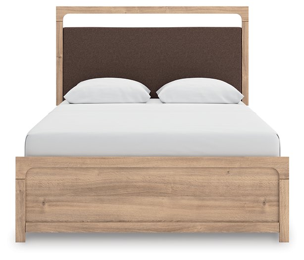 Kinlanni Upholstered Bed - Furniture Home Store (Hanford, CA)