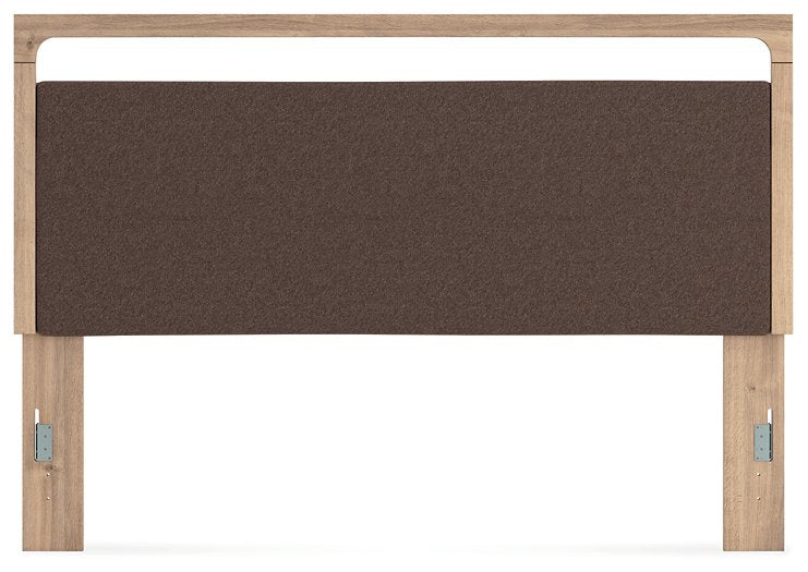 Kinlanni Upholstered Bed - Furniture Home Store (Hanford, CA)