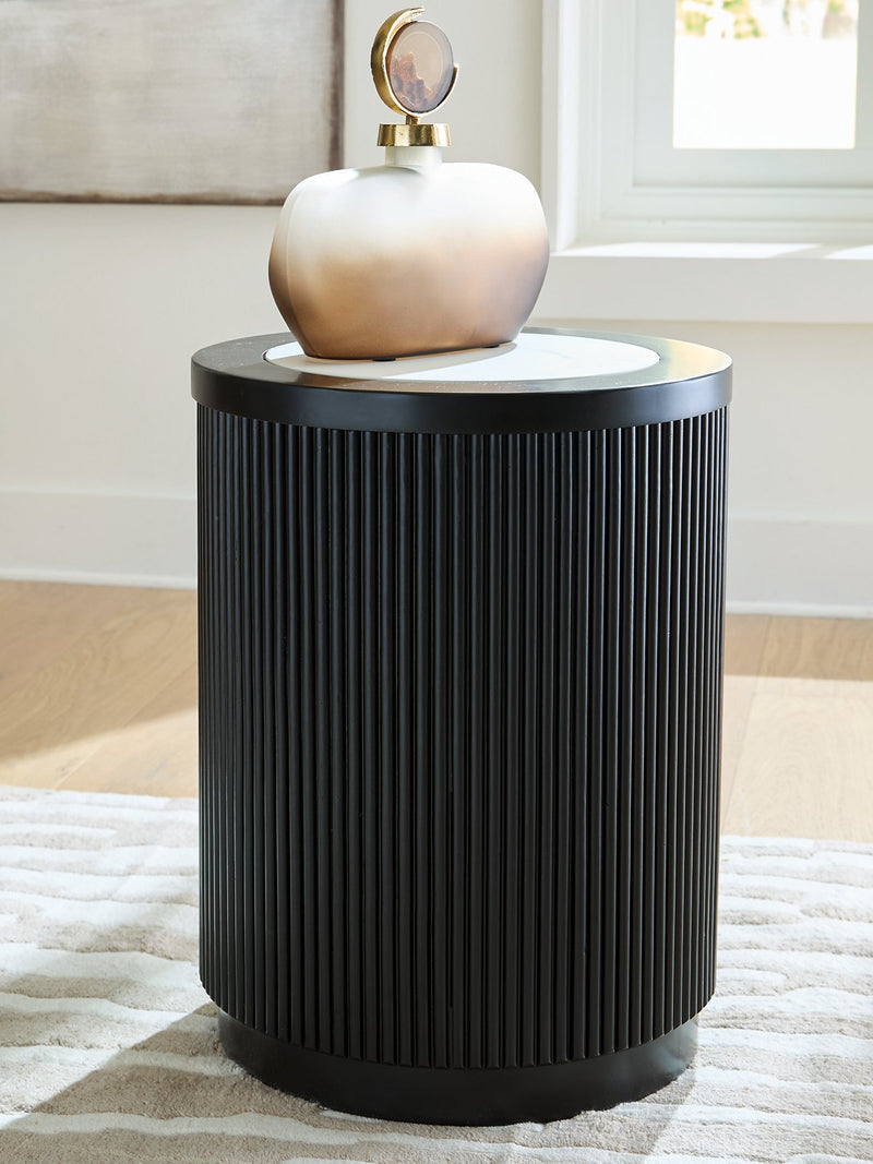 Grayman End Table - Furniture Home Store (Hanford, CA)