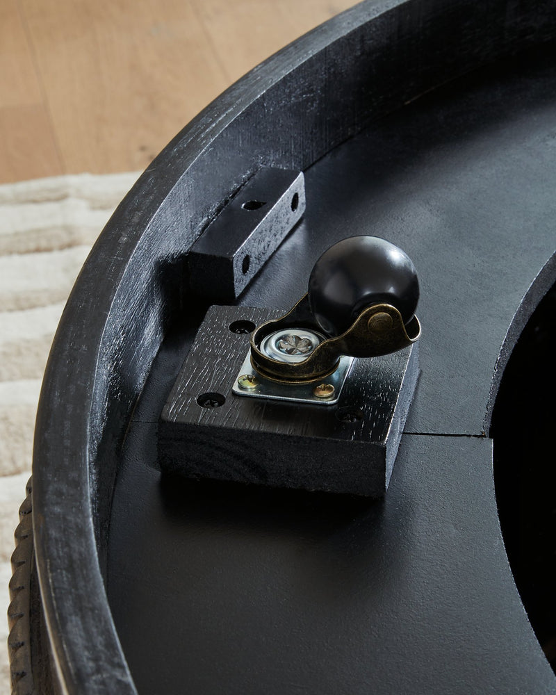 Hadonna Coffee Table - Furniture Home Store (Hanford, CA)