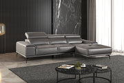 Vadso Sectional, Right Chaise - Furniture Home Store (Hanford, CA)