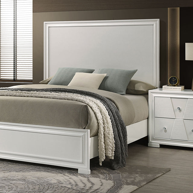 Holsted E.King & Queen Bed - Furniture Home Store (Hanford, CA)