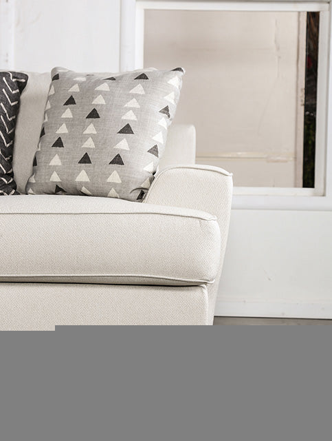 Hyde Park Loveseat w/ Pillows