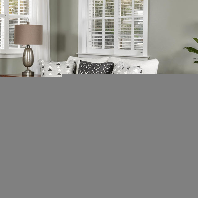 Hyde Park Loveseat w/ Pillows